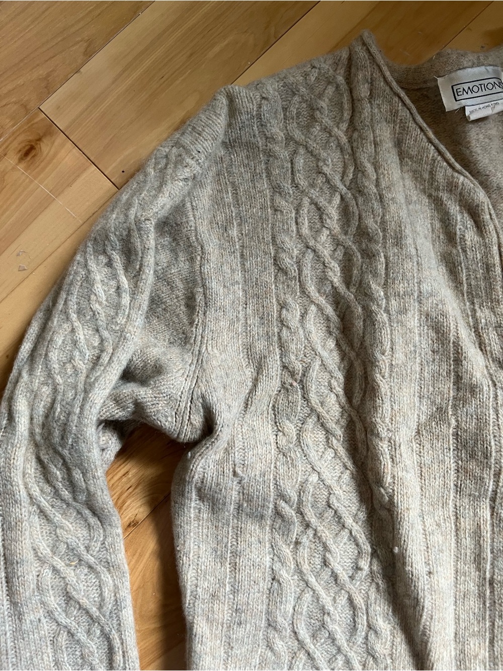 Cute sheep sweater - Picture 3 of 7